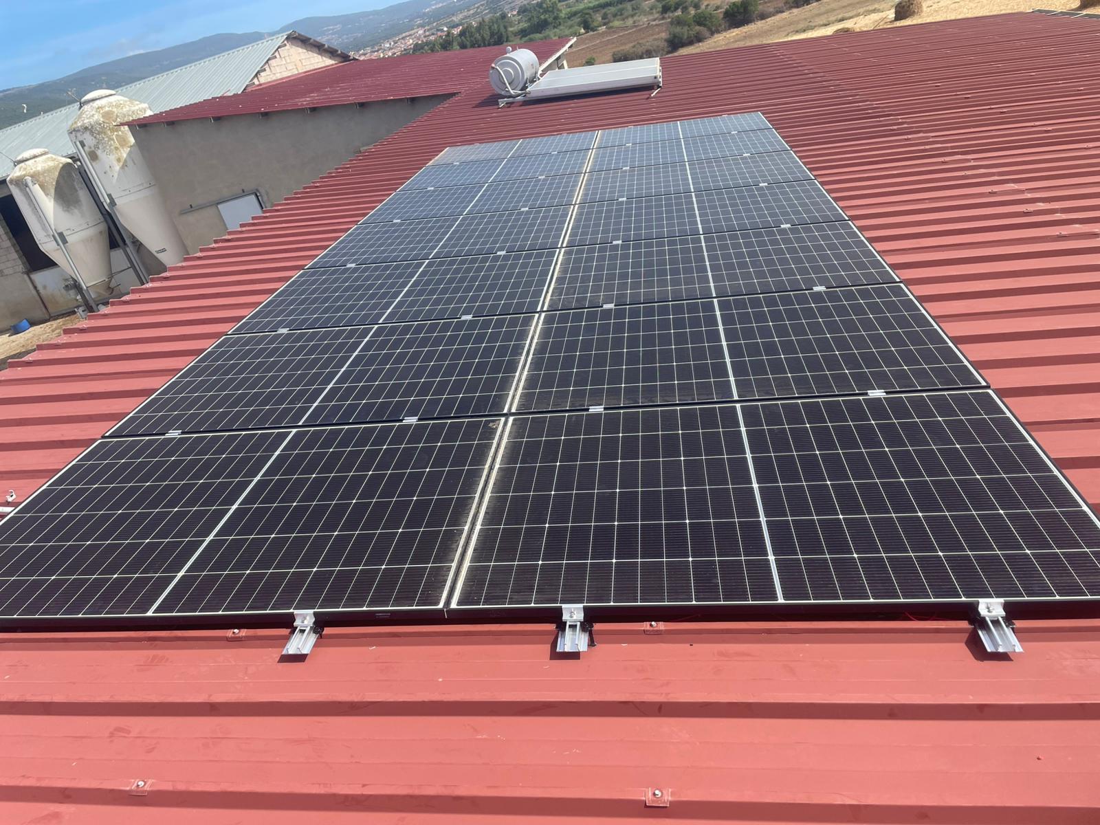 Impianto fotovoltaico su copertura in Sardegna